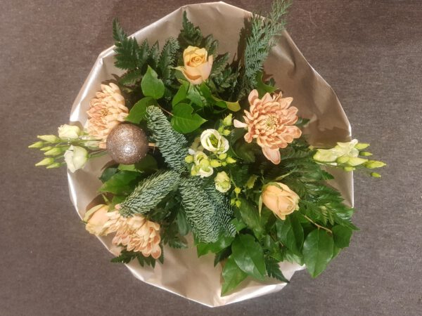 .Kerstboeket zalm klein